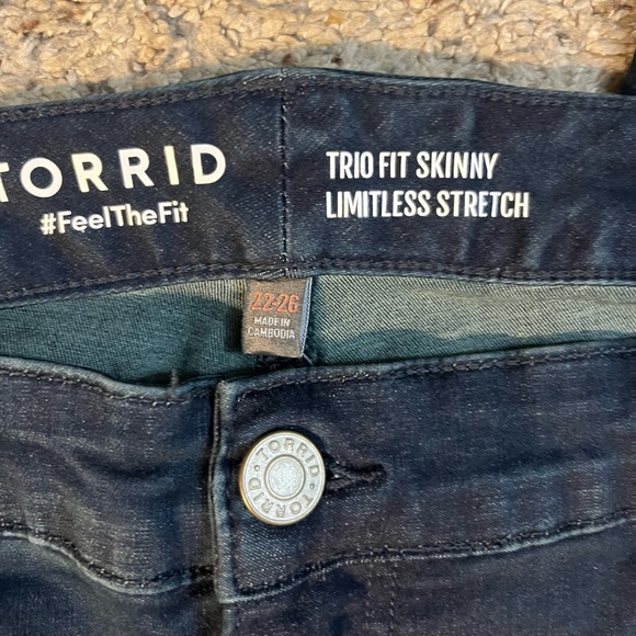 Torrid Trio Fit Skinny Limitless Stretch Jeans Size 22R- 26R NWT - Picture 4 of 11